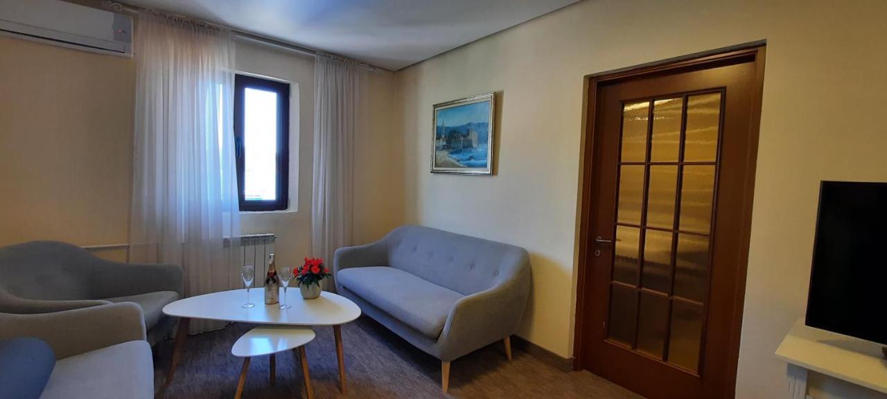 Ambassador Apartments Petrovac Exterior foto