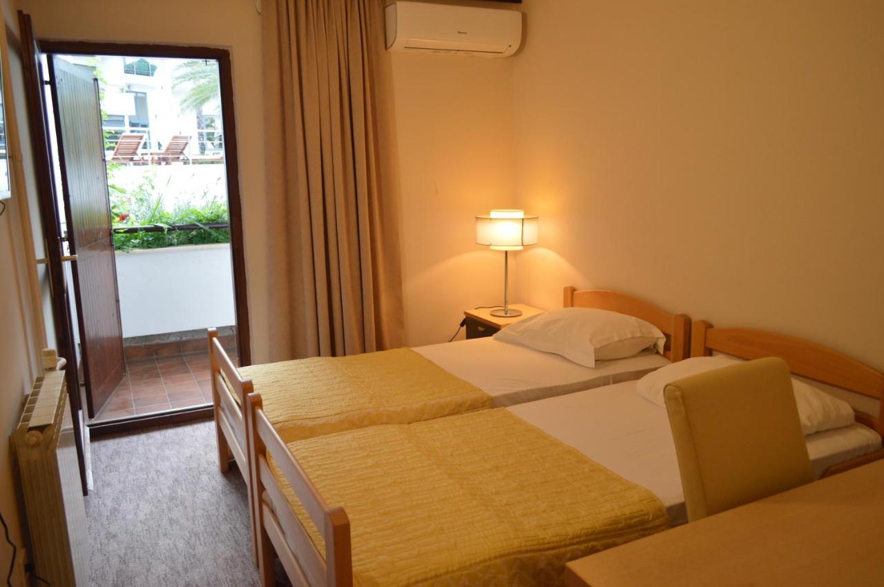 Ambassador Apartments Petrovac Exterior foto